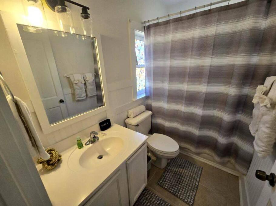 Апартаменты Cedar Street Retreat - Unit B Сент-Огастин Экстерьер фото